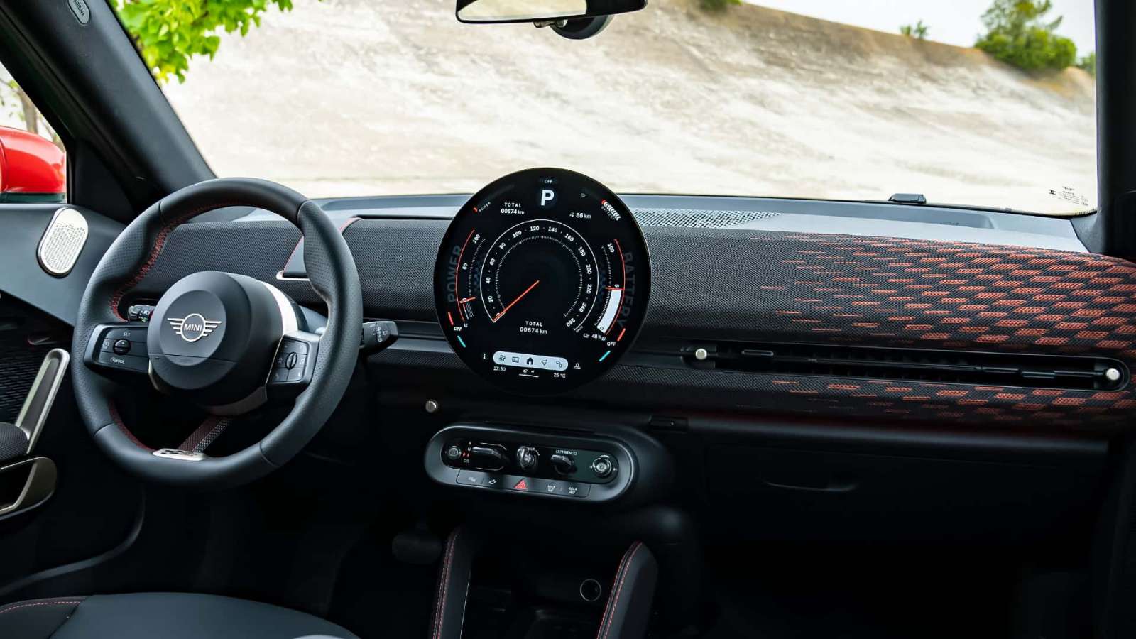 Η ΜΙΝΙ αποκάλυψε τα πρώτα ηλεκτρικά John Cooper Works με 258 ίππους